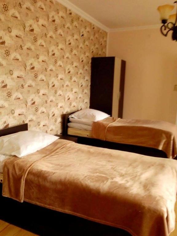 Red Stone Guest House Kazbegi Quarto foto