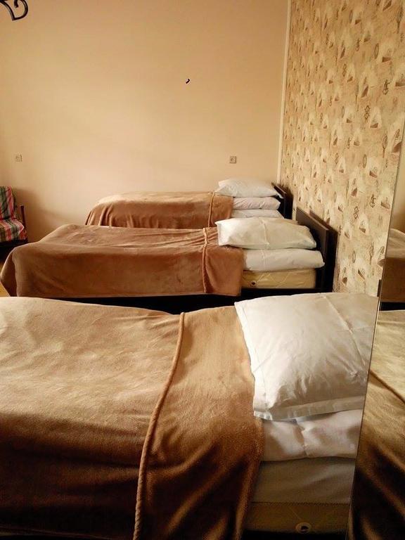 Red Stone Guest House Kazbegi Quarto foto