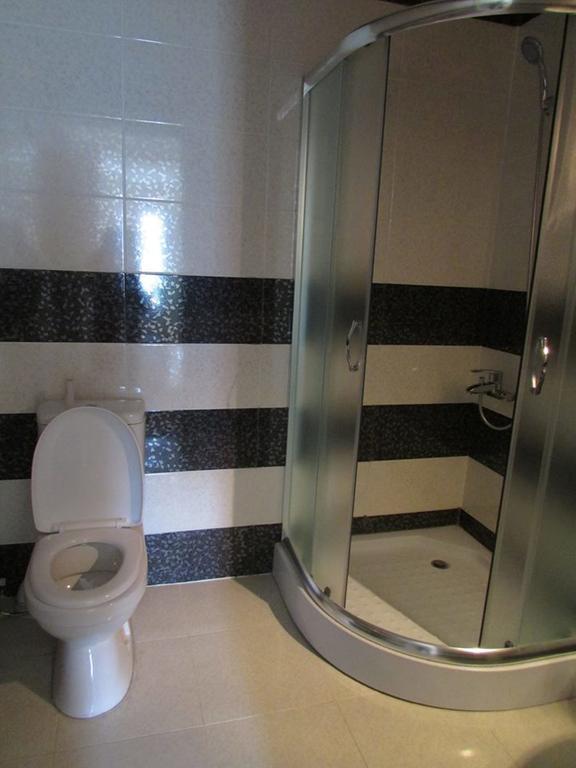 Red Stone Guest House Kazbegi Quarto foto