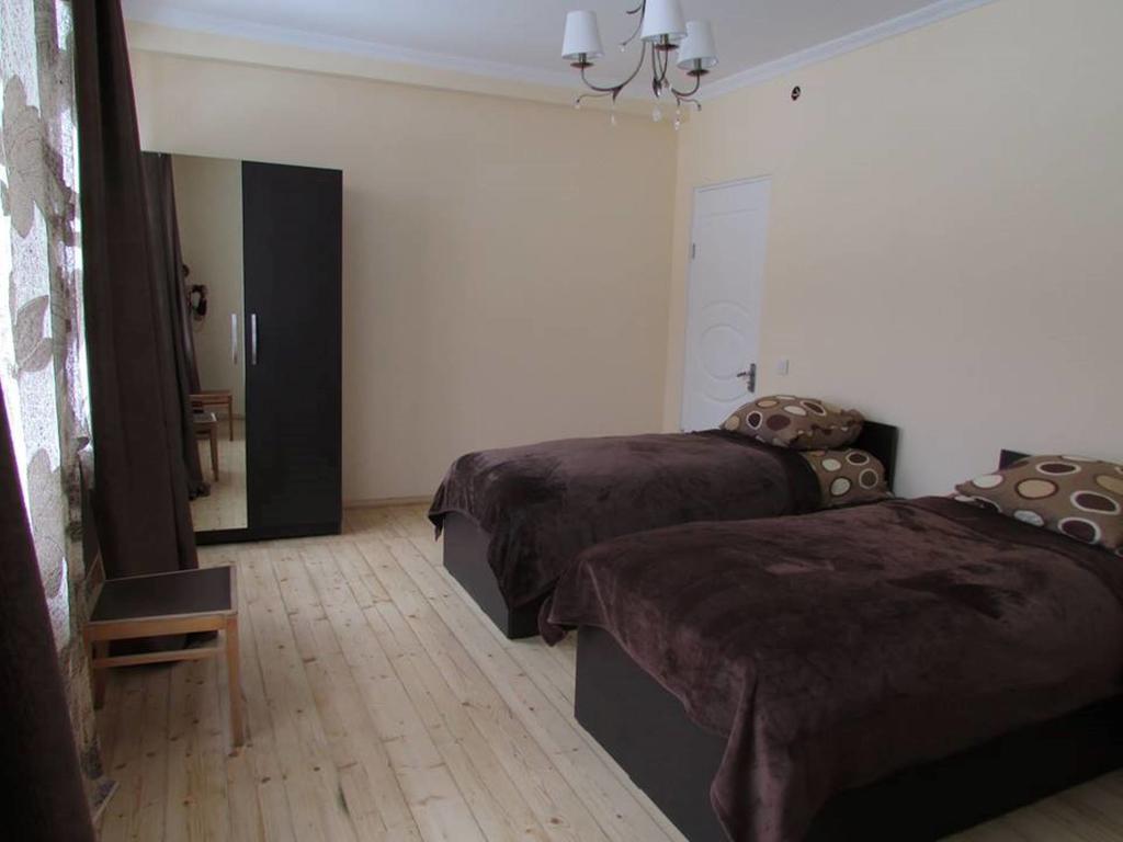 Red Stone Guest House Kazbegi Quarto foto