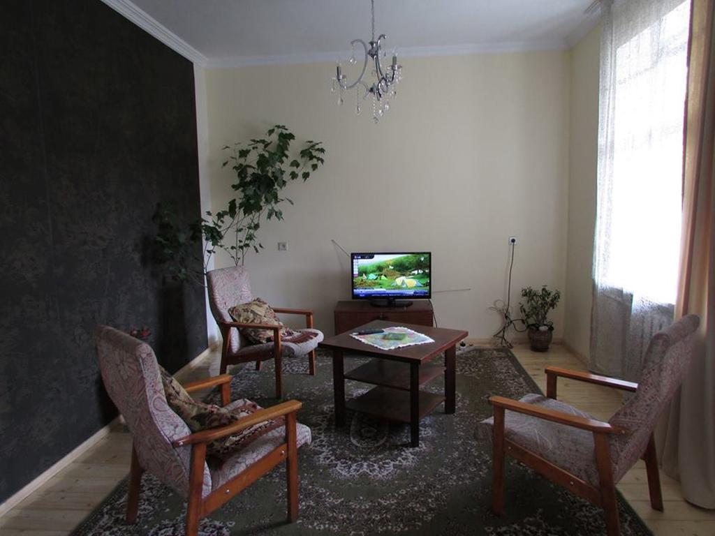 Red Stone Guest House Kazbegi Quarto foto